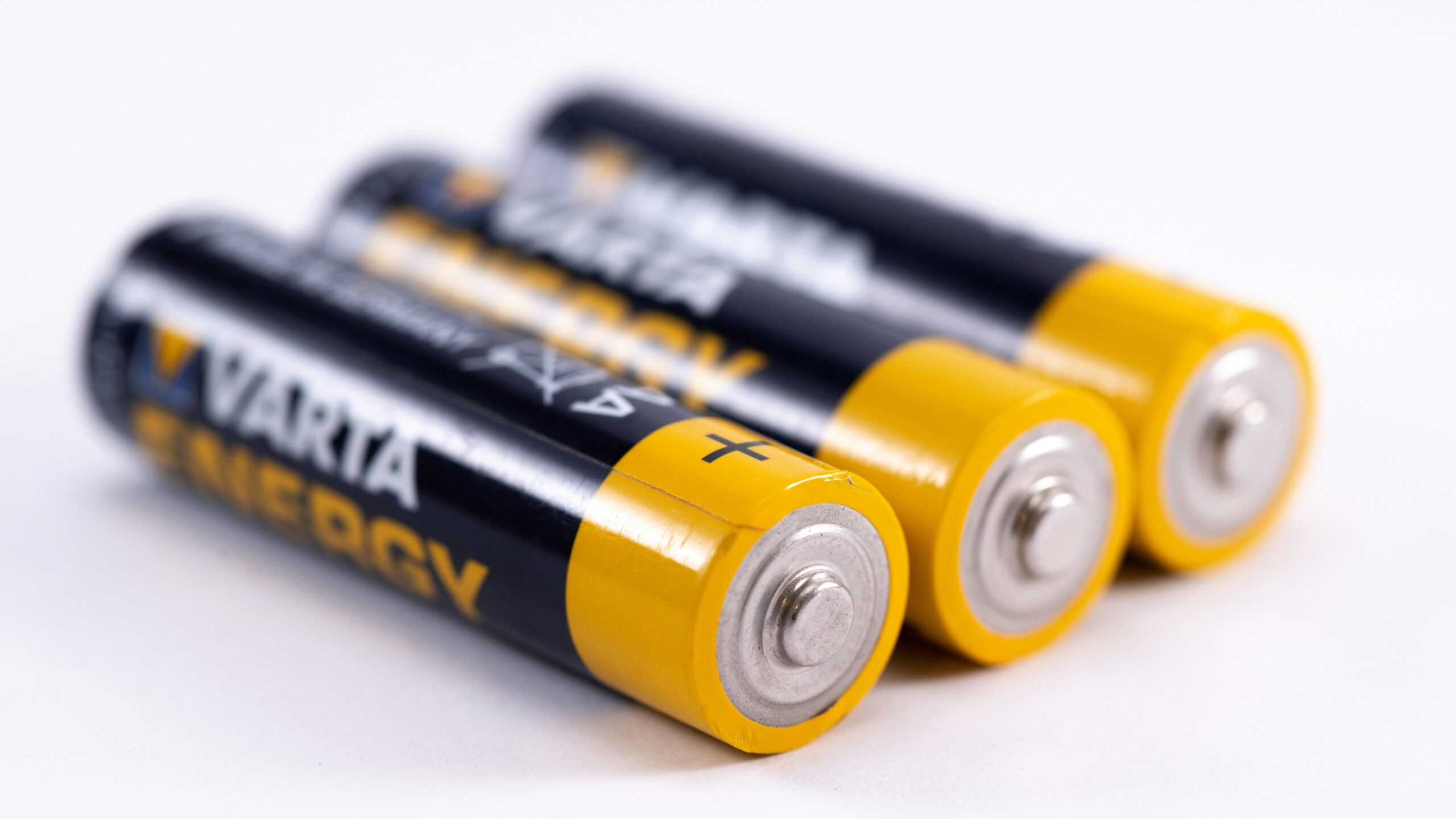End of Lithium. Elon Musk Unveils SHOCKING Plan to Make 2025 Model 2 More Affordable Than Ever