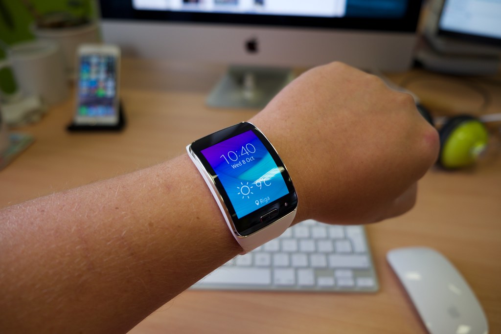 Elon Musk’s $179 Tesla Smart Watch is Finally HERE