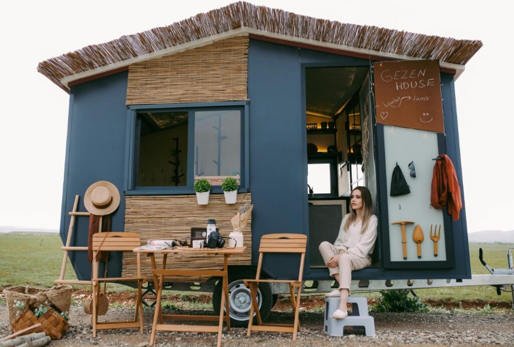 Elon Musk Announces NEW $7,999 Tesla Tiny House