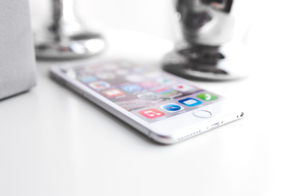 Elon Musk’s $259 Tesla Pi Phone Just KILLED iPhone 17 Pro Max