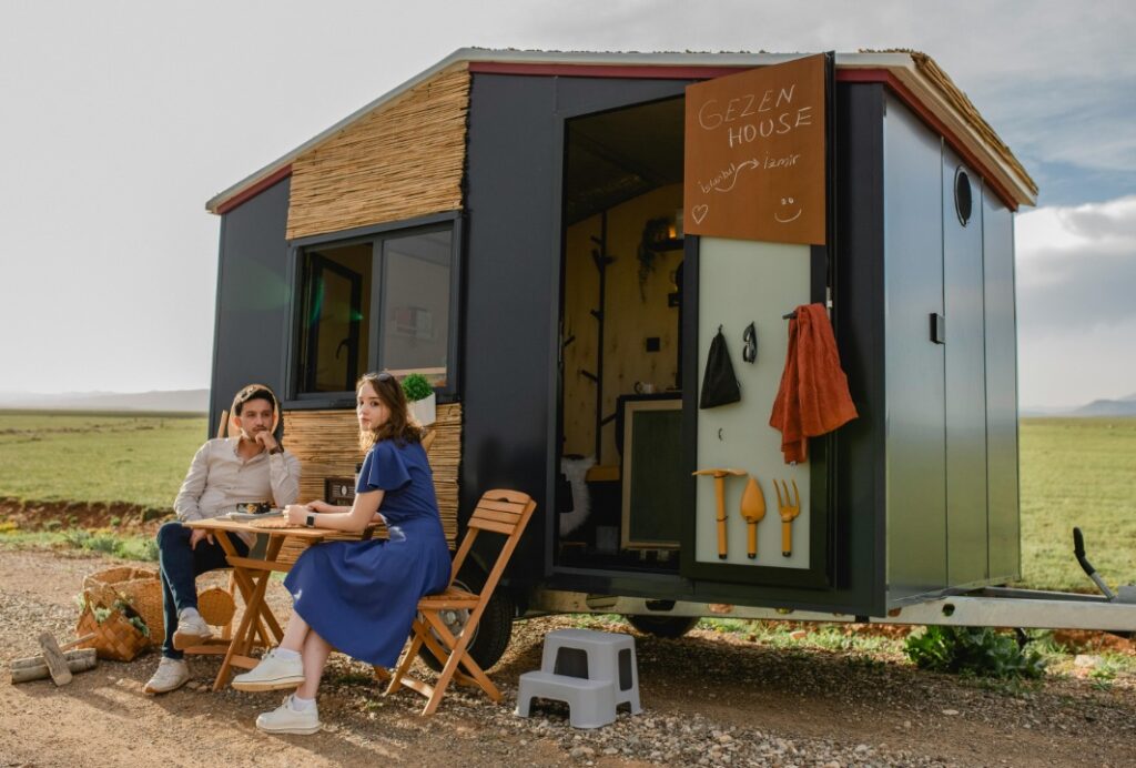Elon Musk Announces NEW $7,999 Tesla Tiny House Finally HERE