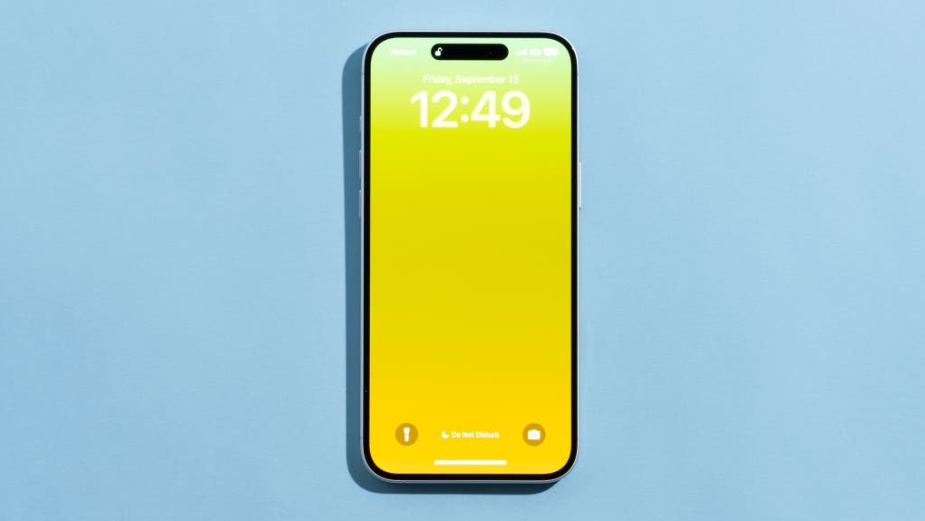 Elon Musk's 2026 NEW Tesla Pi Phone is BREAKING the Market: What You Get for $257?