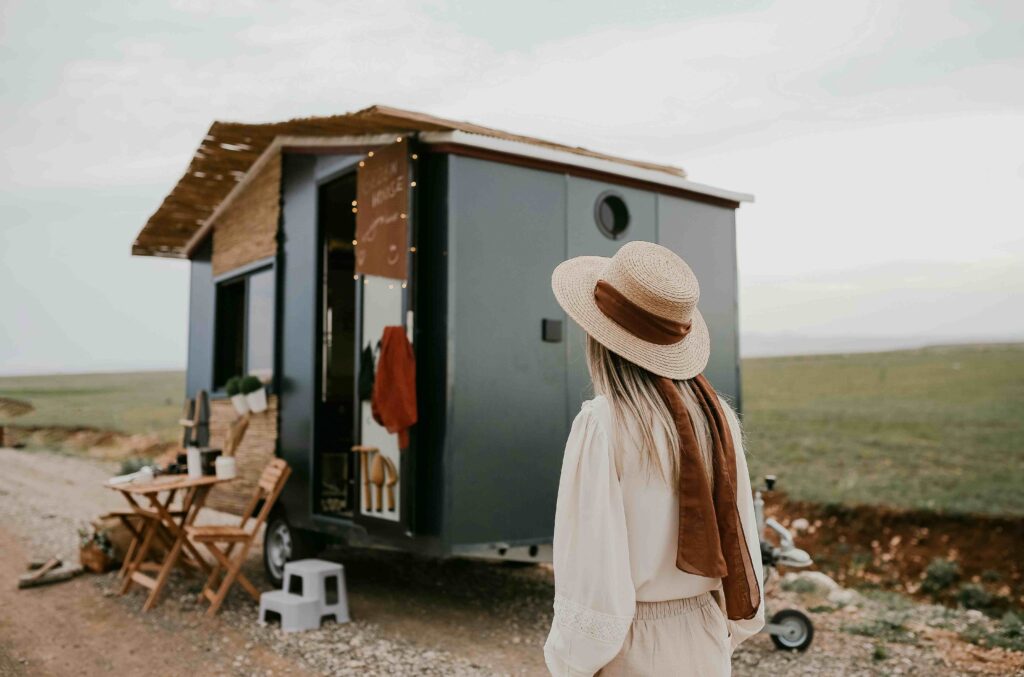 Elon Musk Announces NEW $7,999 Tesla Tiny House Finally LAUNCHES in US