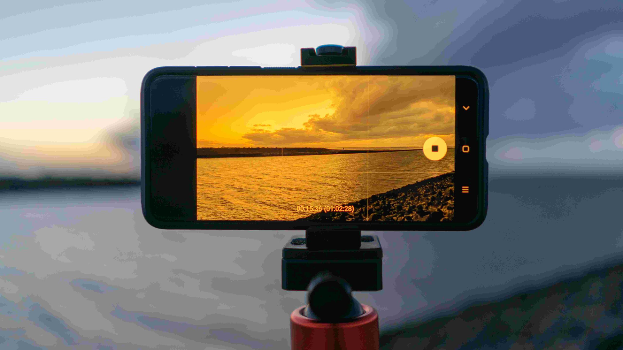 $217 Tesla Pi Phone Prototype: Elon Musk JUST Declared Apple’s Biggest THREAT