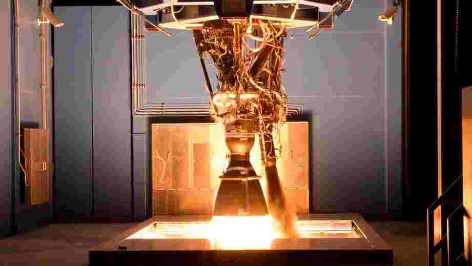 It's mind-blowing! Elon Musk Drops Big Upgrade on Starship Raptor V4 to Moon Shocked Industry