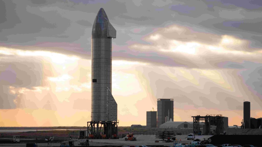 SpaceX Revealed Starship-Dragon Combination Plan to Reach the Moon Faster than China