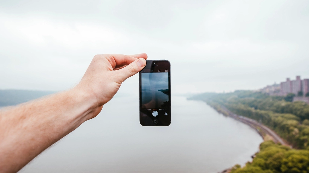 2026 Tesla Pi Phone OFFICIALLY Here: Elon Musk Announces Free Starlink for the Masses