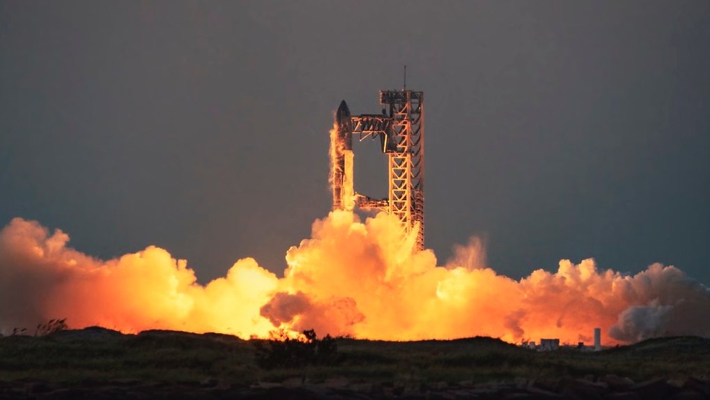 SpaceX revealed New Starship Variant to Refuel Starship to the Moon Sooner than China