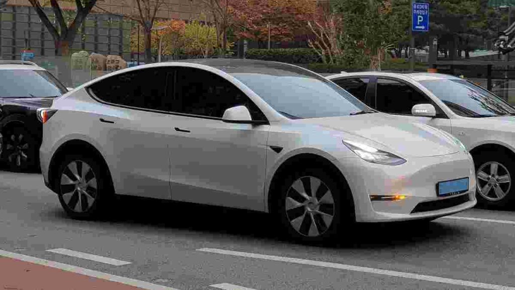 Tesla Cybercab ROBOTAXI