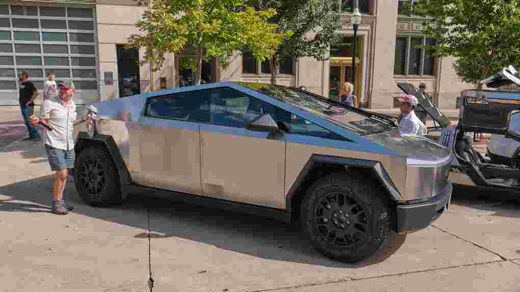 Tesla Cybertruck Faces NEW Design Problems