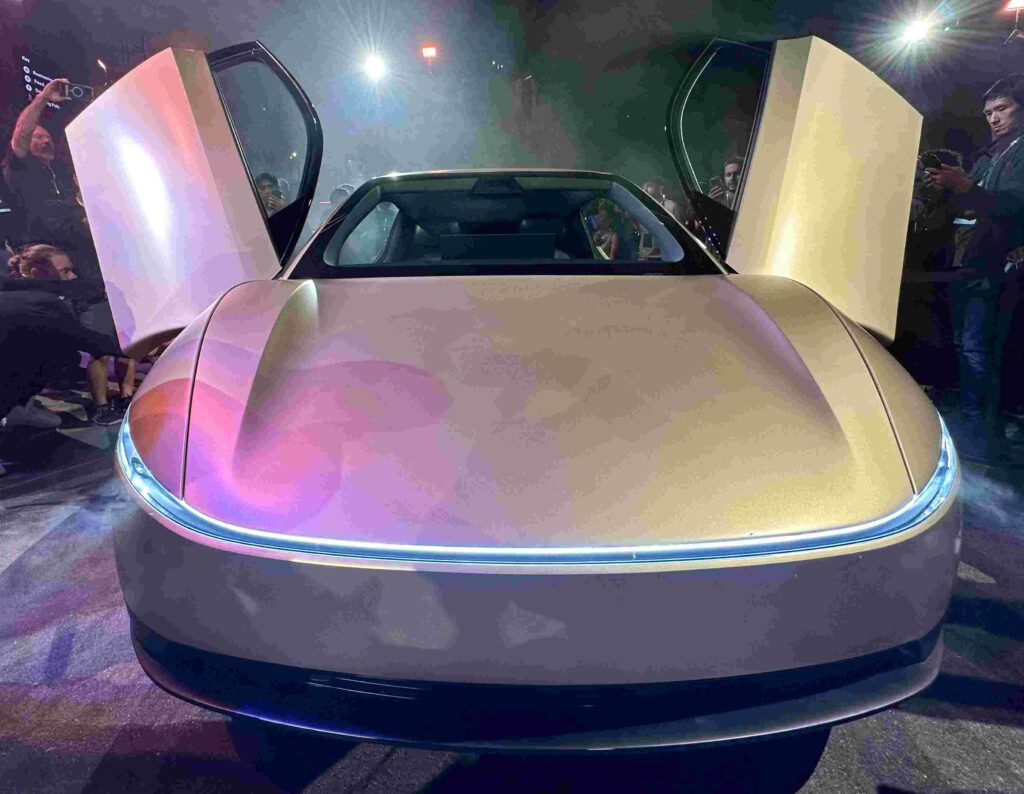 Tesla Cybercab vs Amazon Zoox at CES 2026