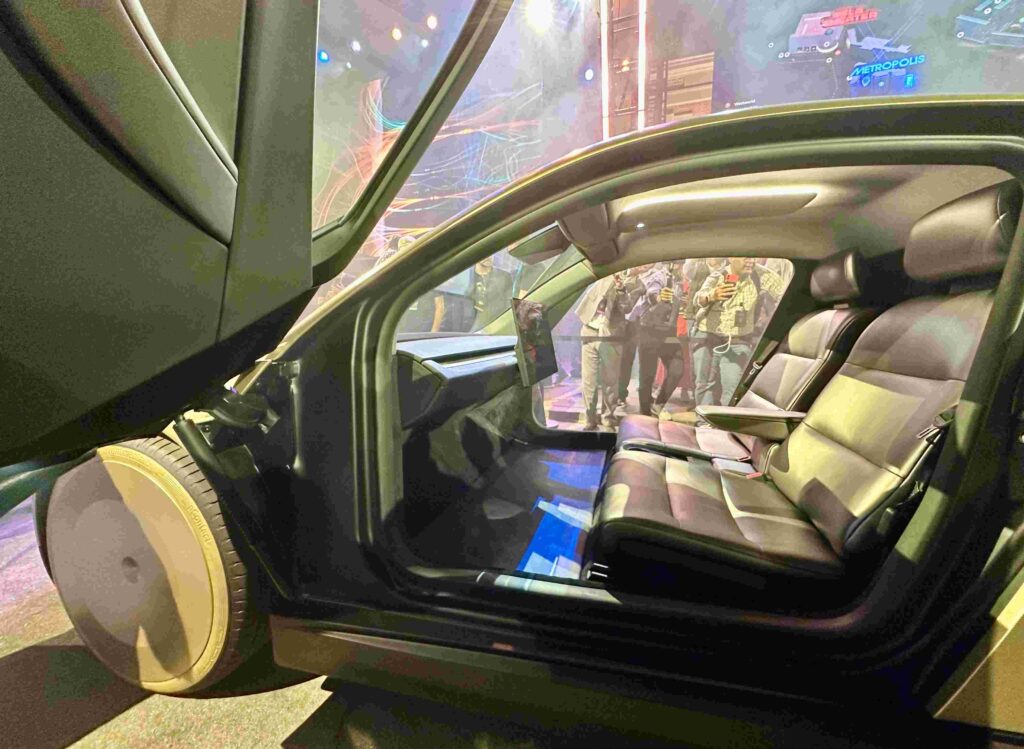 Elon Musk Finally LAUNCH 2,000 Tesla Robotaxi CyberCab 2026