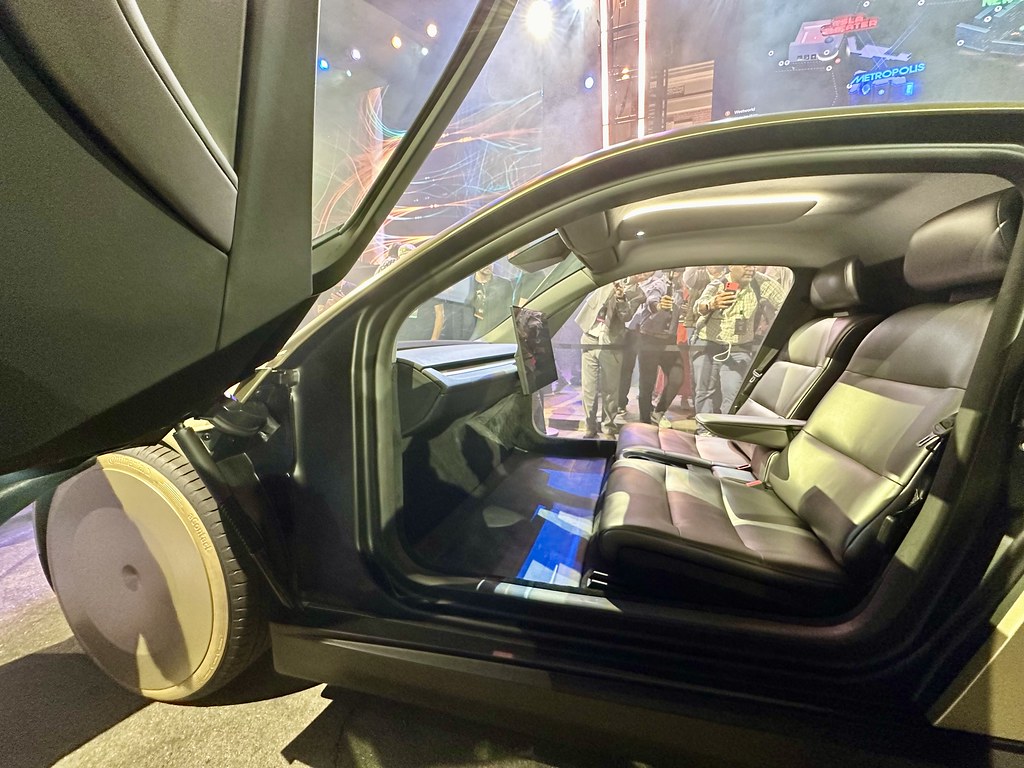 Elon Musk Unveils Tesla’s Robotaxi Cybercab 2026