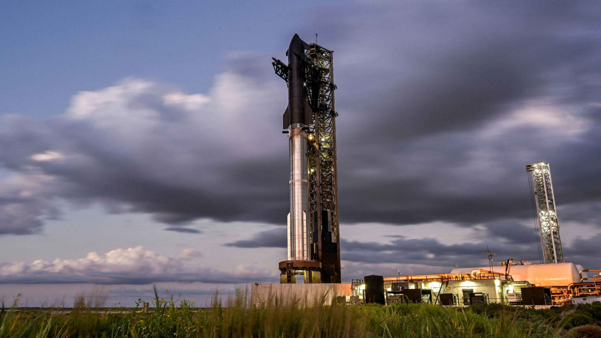 Starship Version 3 Heat Shield Upgraded to Survive 1,500°C Change Spaceflight Forever