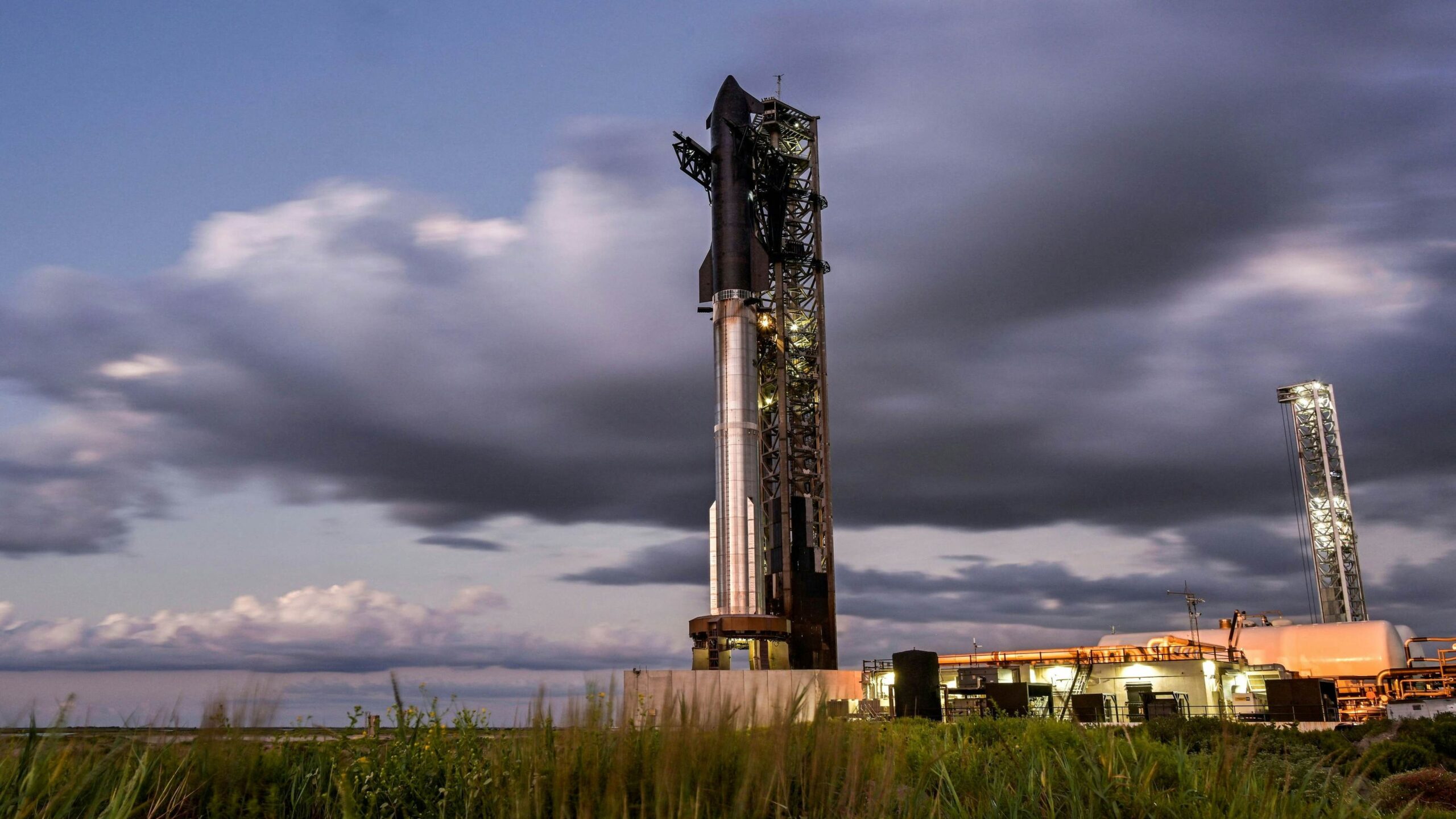 Elon Musk Announced New Starship V4 “Bigger, Longer & Better” Stunned Everyone