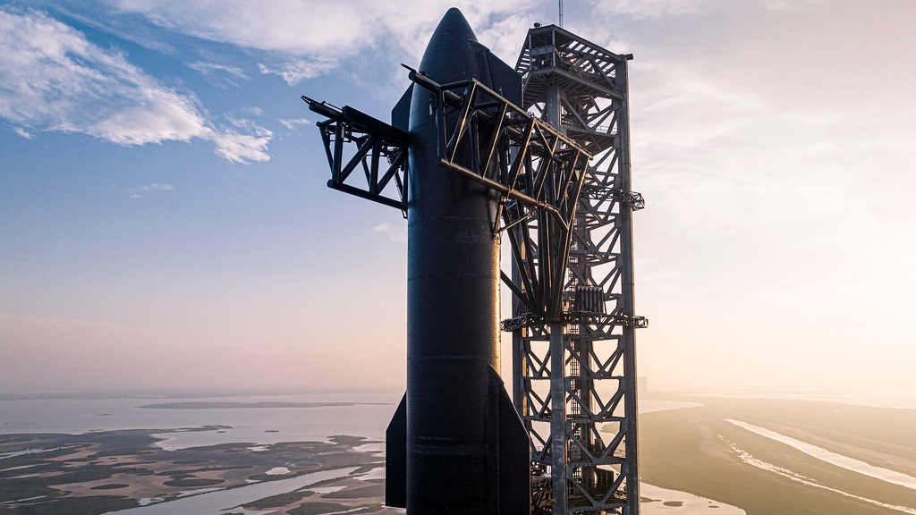 SpaceX’s Upgrades on Starship V4 to Refueling Lunar Lander is Really Genius