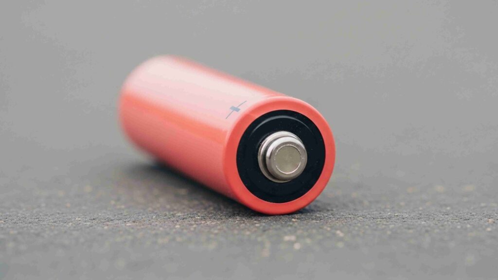 Donut Solid-State Battery INSANE 0-80% Charge In 4.5 Min