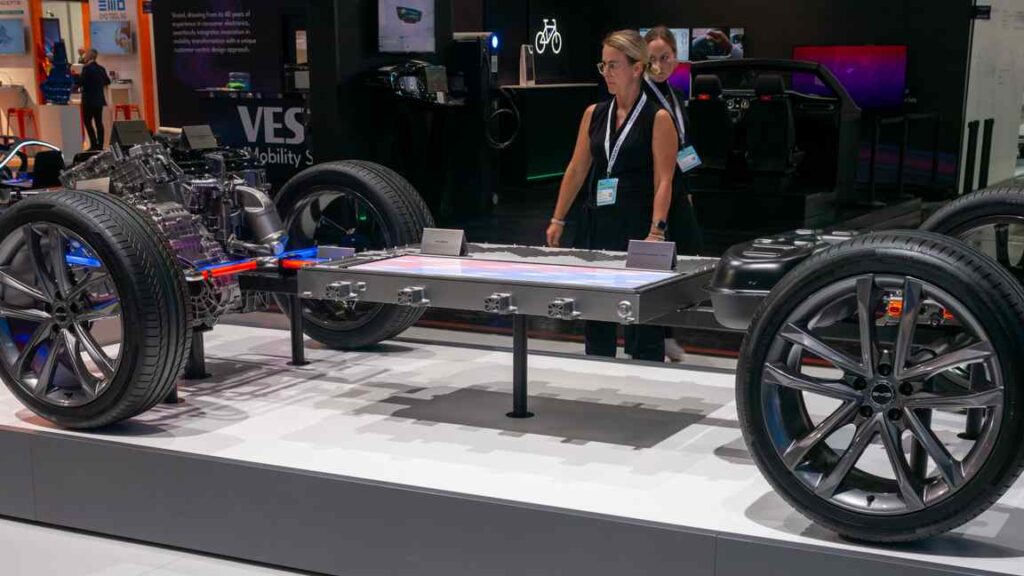 New Tesla Battery: Aluminum-Ion after lithium? 65M tons/yr aluminum + 95% lower recycle energy