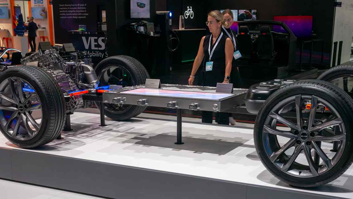 New Tesla Battery: Aluminum-Ion after lithium? 65M tons/yr aluminum + 95% lower recycle energy