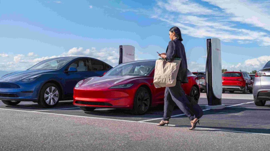 Elon Musk Shocked the Industry at Tesla's 2026 New Product Showcase: Flying Cars & AI Robots