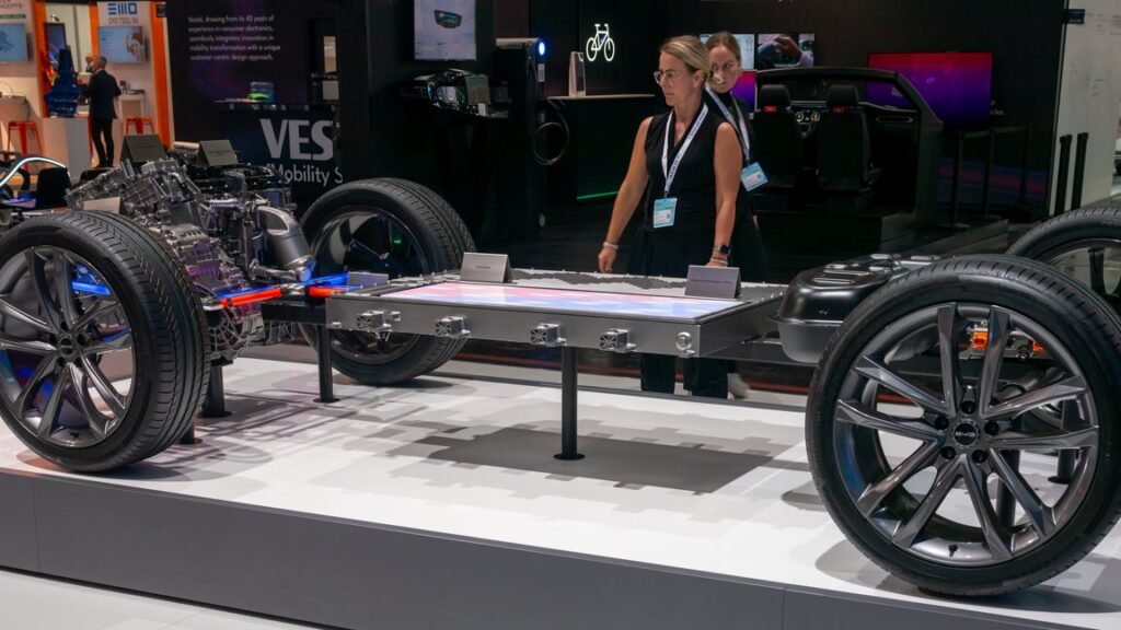 New Tesla Battery Technology! Tesla Model 2 LFP BATTERY SHOCK 5,000 Cycles Expose NMC EVs