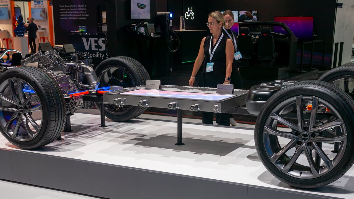 New Tesla Battery Technology! Tesla Model 2 LFP BATTERY SHOCK 5,000 Cycles Expose NMC EVs