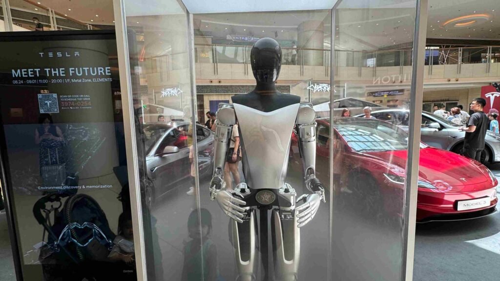 Tesla Bot Gen 3 Is Ready For Work! Next-Gen AI6 Chip And Only $25K!