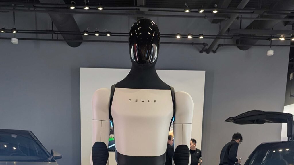 Elon Musk Confirms Tesla Bot Gen 3 Has A Few BUGS