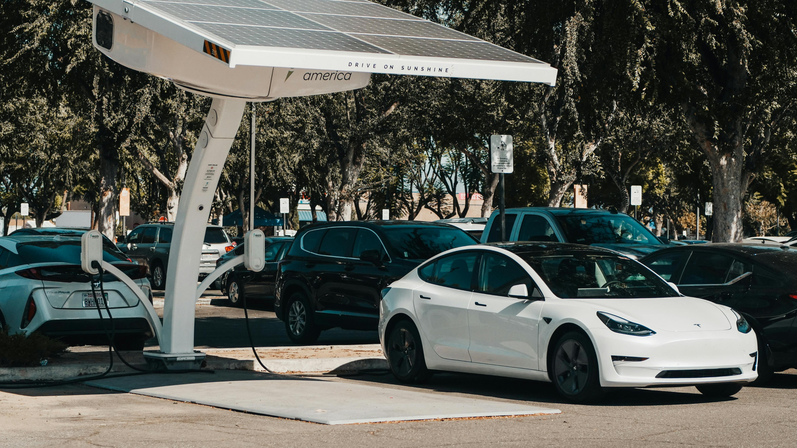 NEW Tesla Battery Threat: Sodium-Ion & Aluminum-Ion Could Change EVs Forever
