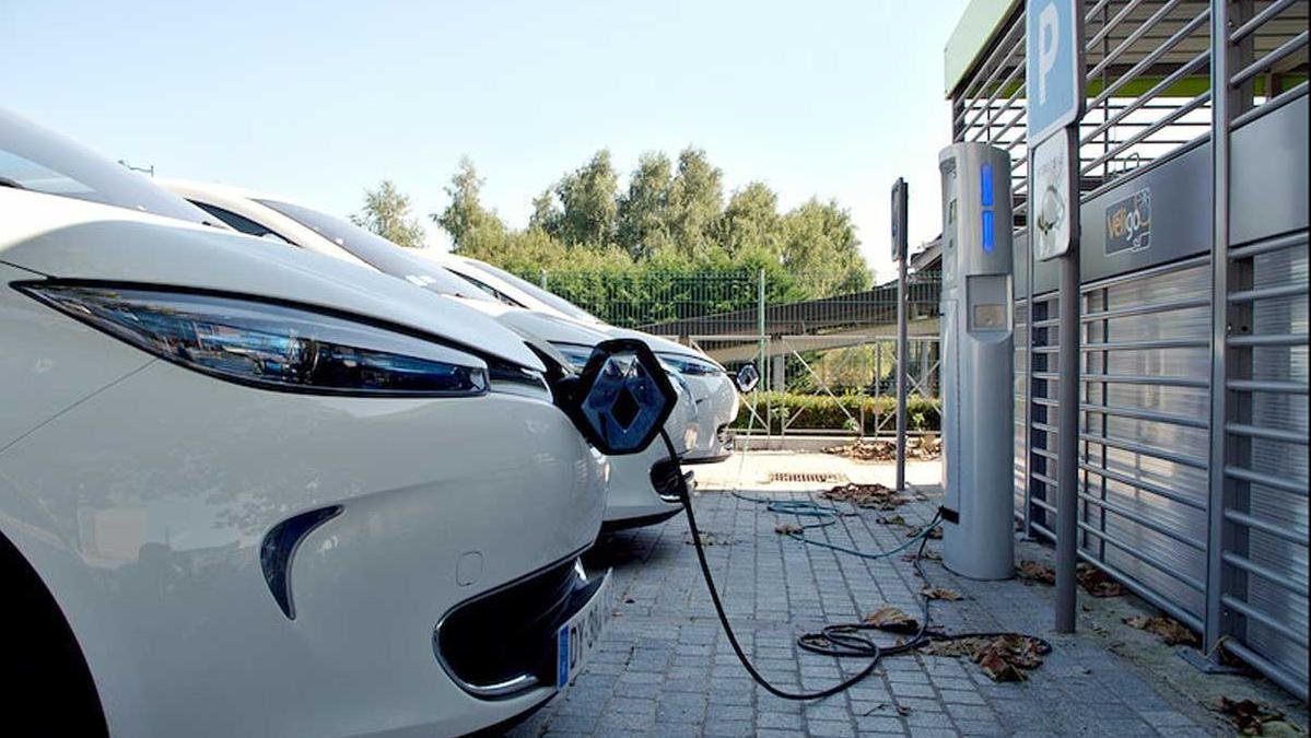 CATL Made Batteries 90% Cheaper — 12,000Wh/kg Just Goes MASS PRODUCTION