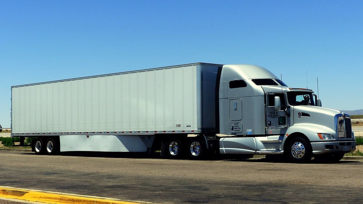 Tesla Semi New Version Just Landed A MASSIVE 2,500 Truck Deal — INSANE