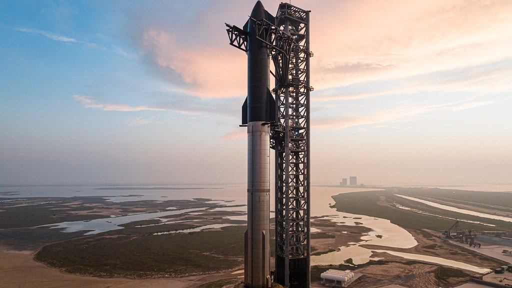 Starship Flight 15 May Not Launch This Month Due To... S40 Came to Gulf