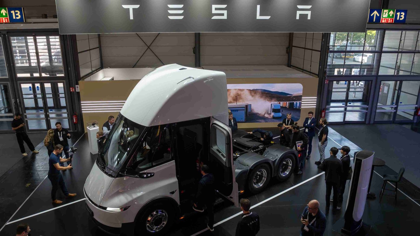 Everything About Elon Musk's Tesla Semi 2027 Revealed